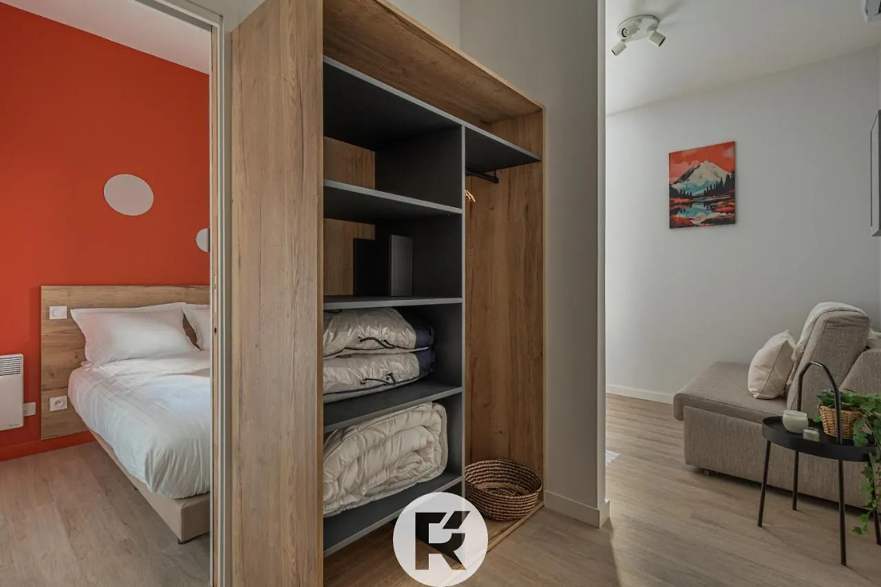 R'Apparts Le Palazzo Grenoble 0*,  France