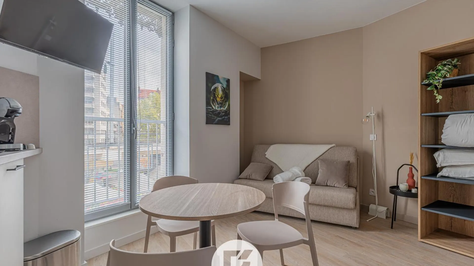 R'Apparts Le Palazzo Grenoble Apartment